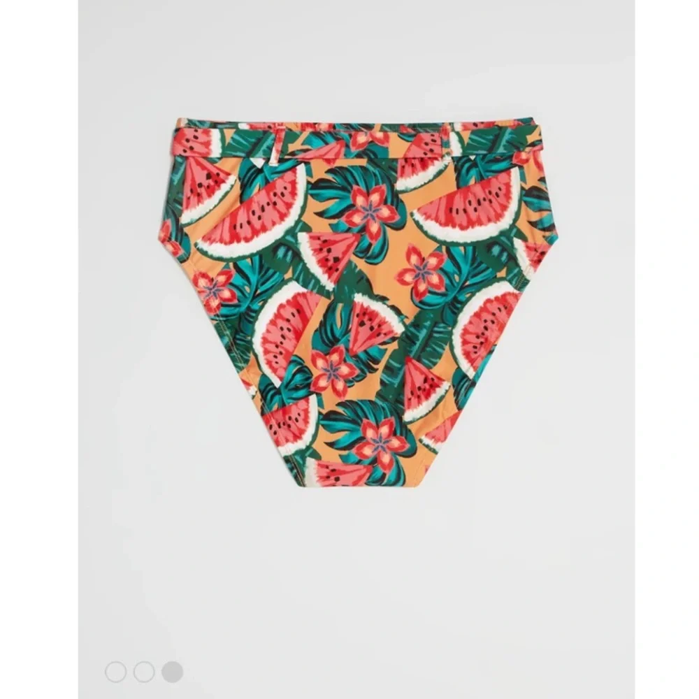 NWOT ModCloth Boardwalk‎ Bliss Crop Bikini Top